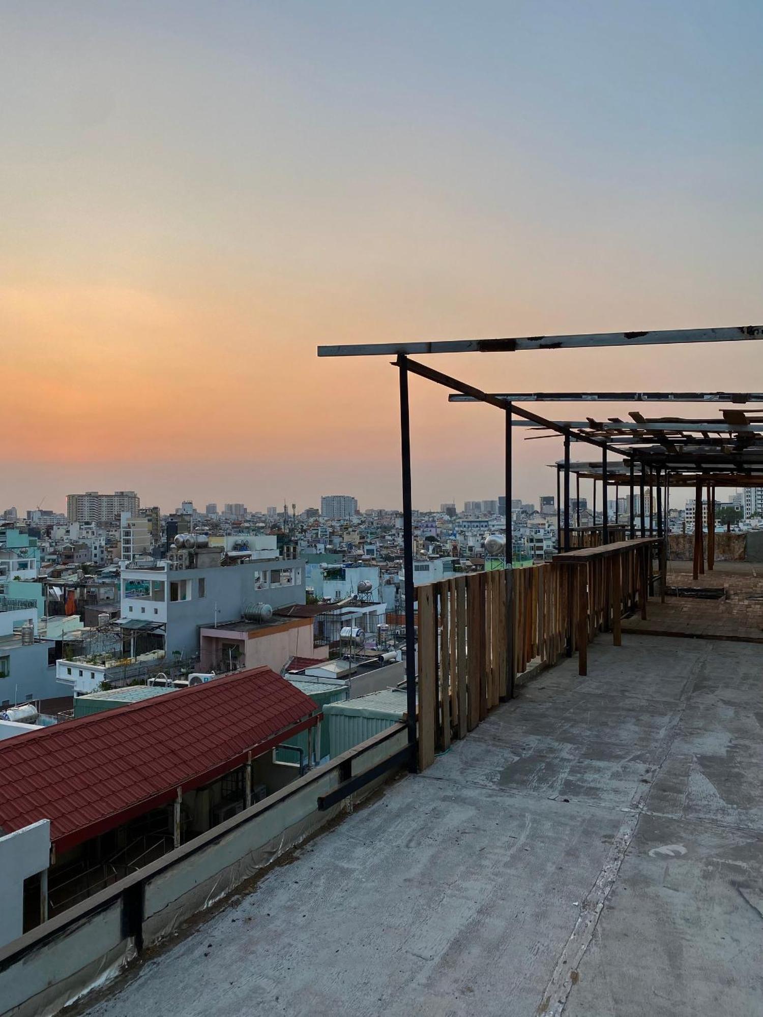 The Gk House Hostel, Ecolliving, Central City, Natural Wooden, Chill View Rooftop, Restaurant And Cocktail Bar Cidade de Ho Chi Minh Exterior foto