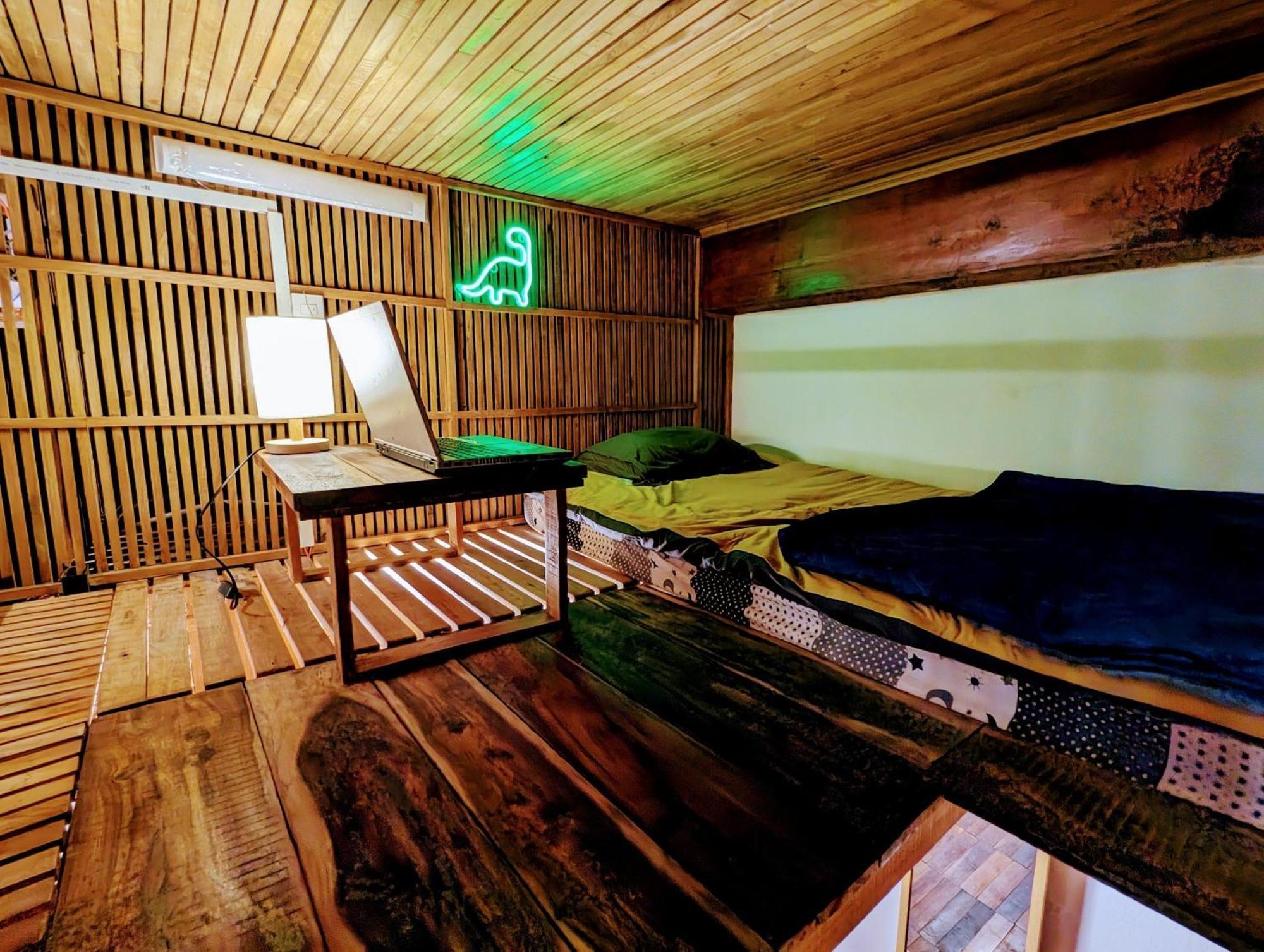 The Gk House Hostel, Ecolliving, Central City, Natural Wooden, Chill View Rooftop, Restaurant And Cocktail Bar Cidade de Ho Chi Minh Exterior foto