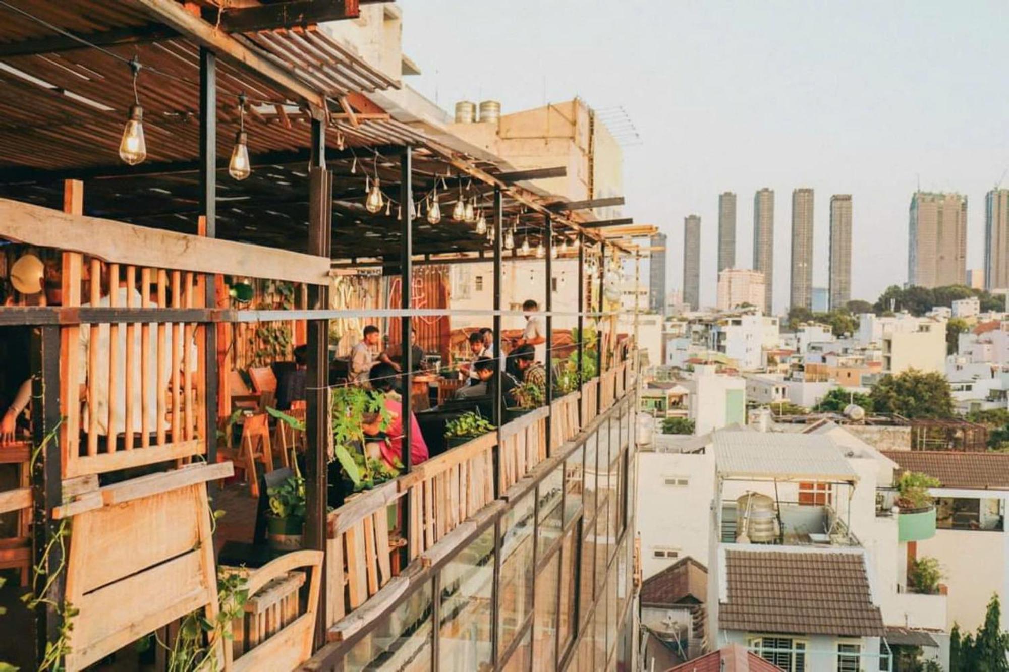The Gk House Hostel, Ecolliving, Central City, Natural Wooden, Chill View Rooftop, Restaurant And Cocktail Bar Cidade de Ho Chi Minh Exterior foto